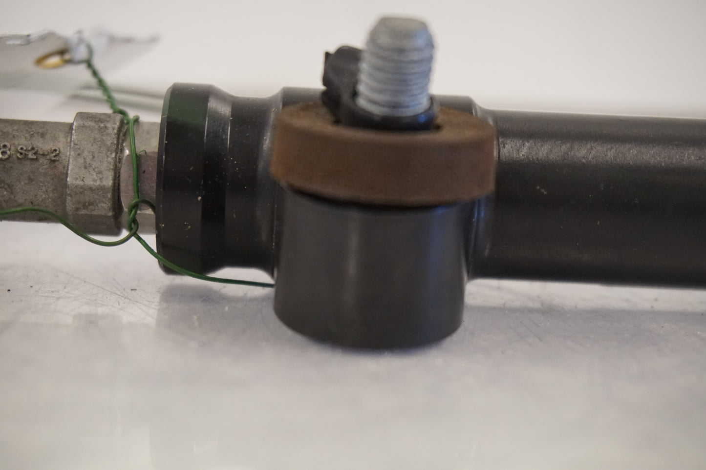 Extrabild1 på Styrdämpare från en BMW S 1000 RR -2010 motorcykel.