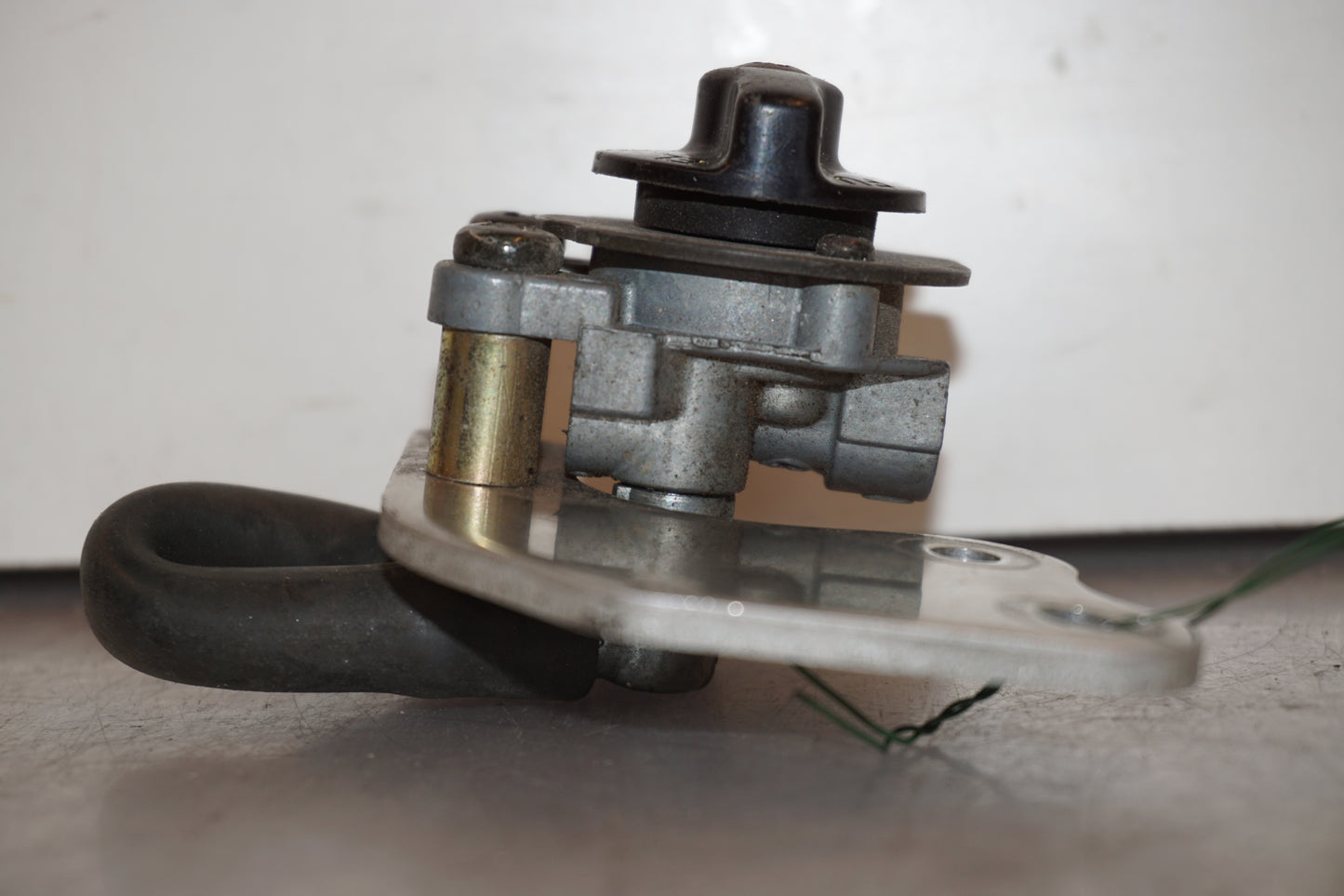 Baksidan på Bensinkran från en Kawasaki ZXR 750 -1993 motorcykel.