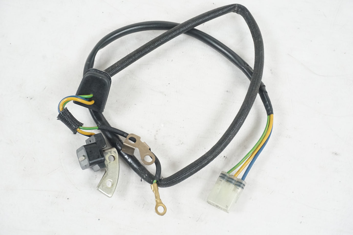 Framsidan på Tändpickup från en Suzuki GSX 1400 -2003 motorcykel.