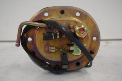 Baksidan på Bensinpump insprut från en Honda CBR 900 RR -2002 motorcykel.