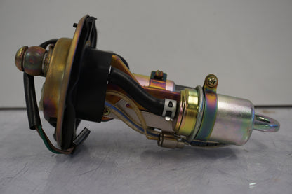 Höger sida på Bensinpump insprut från en Honda CBR 900 RR -2002 motorcykel.