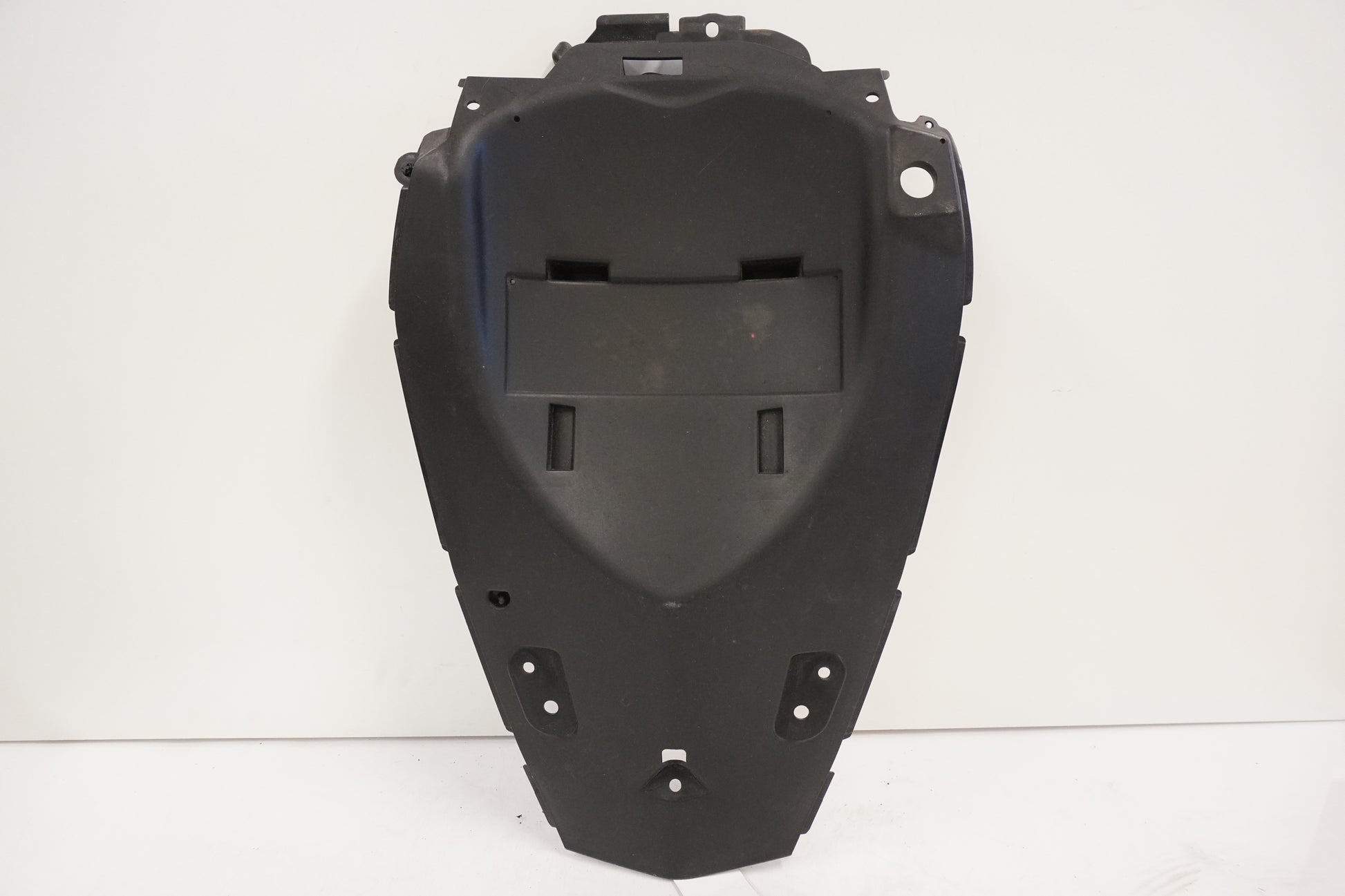 Framsidan på Undertail från en Kawasaki ER-6N -2011 motorcykel.