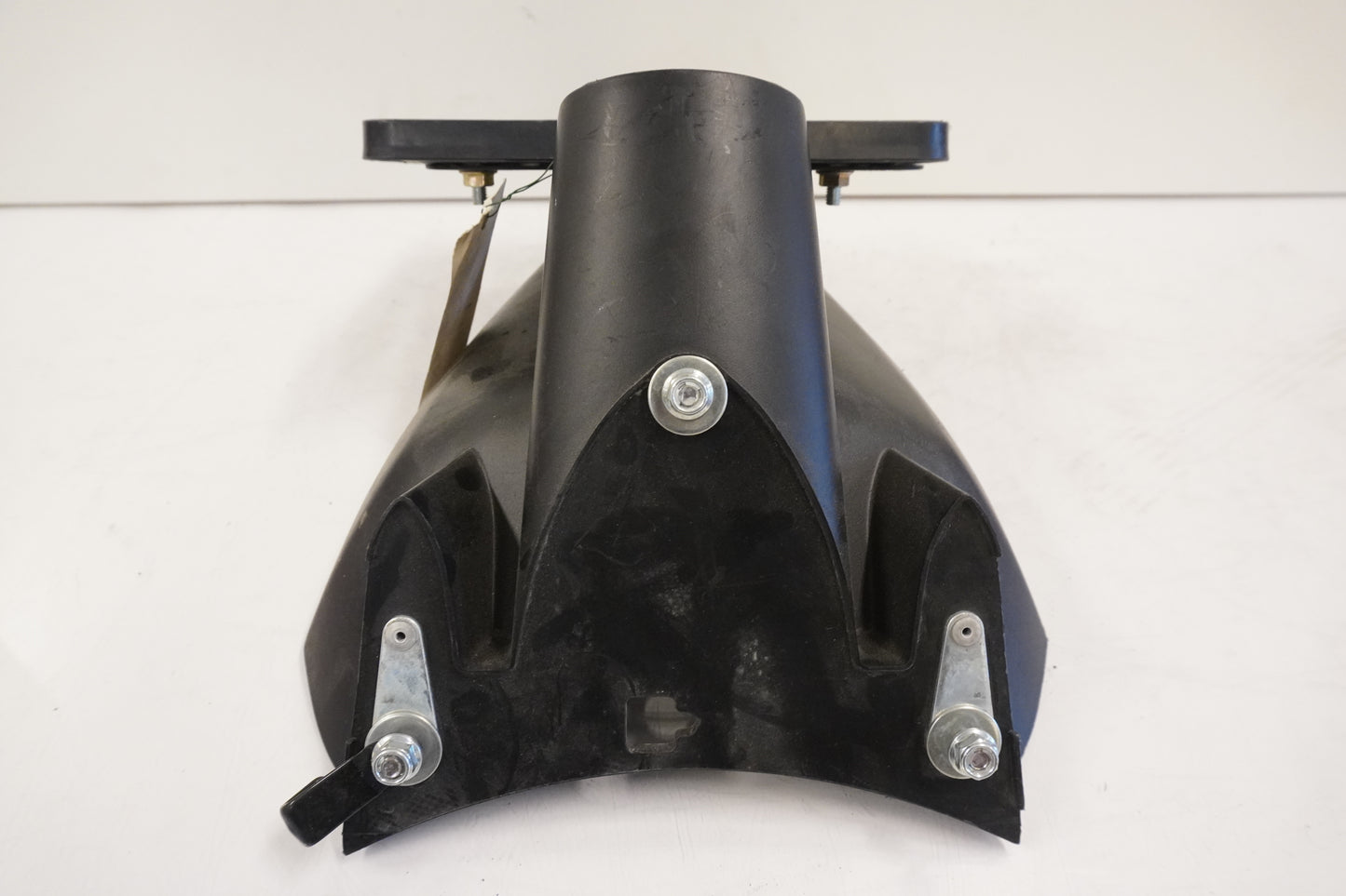 Baksidan på Bakskärm från en Kawasaki GTR 1400 -2008 motorcykel.