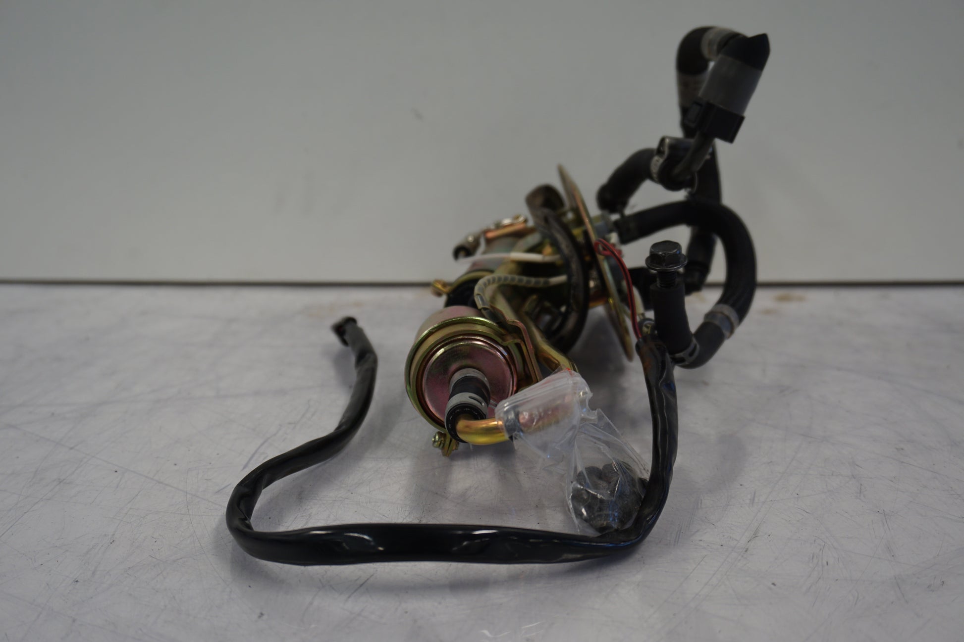 Höger sida på Bensinpump insprut från en Kawasaki VN 1500 Mean Streak -2002 motorcykel.