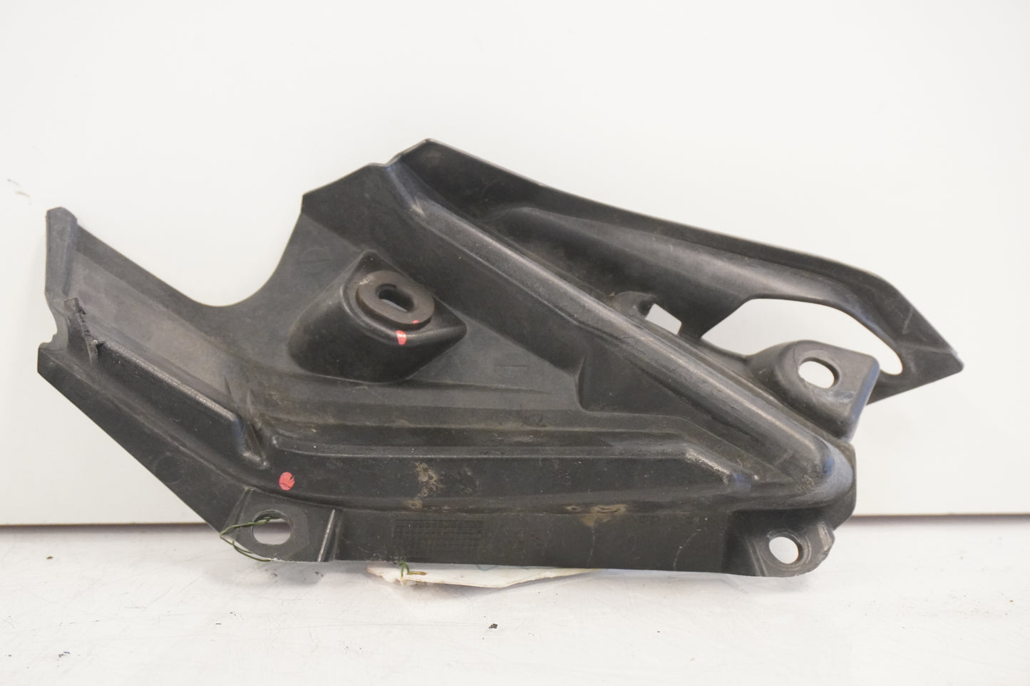 Baksidan på Sidopanel från en Kawasaki Z 900 -2017 motorcykel.