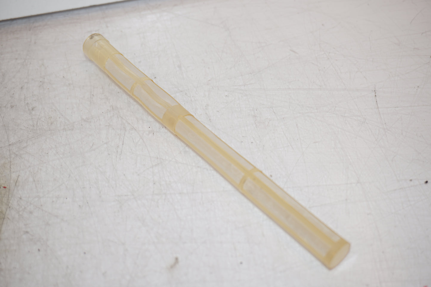 Baksidan på Bensinkran från en Honda XL 1000 V -2008 motorcykel.