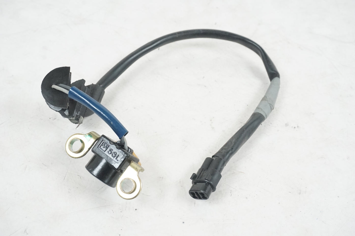 Höger sida på Tändpickup från en Yamaha FZ-6 -2005 motorcykel.