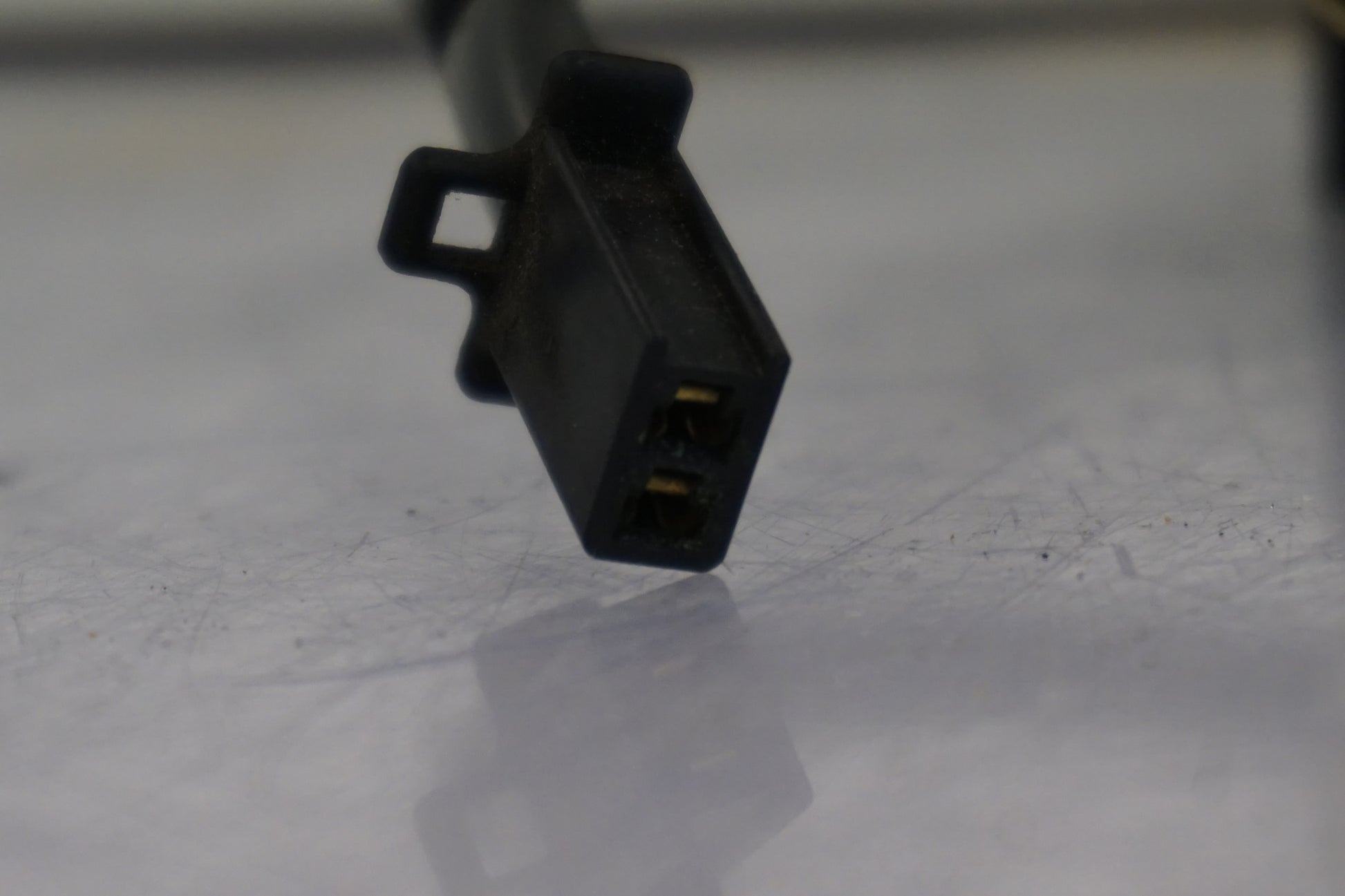 Höger sida på Bensinpump förgasare från en Yamaha BT 1100 -2004 motorcykel.