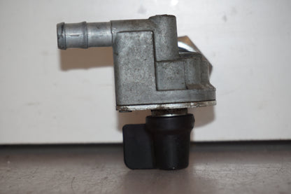 Snett nerifrån på Bensinkran från en Honda XL 1000 V -2008 motorcykel.