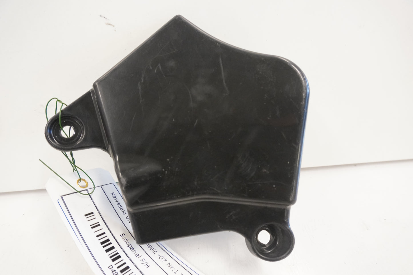 Framsidan på Sidopanel från en Kawasaki VN 1600 -2006 motorcykel.