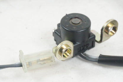 Baksidan på Tändpickup från en Yamaha YZF R6 -1999 motorcykel.