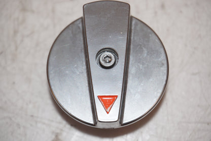 Snett nerifrån på Bensinkran från en Honda VFR 750 -1988 motorcykel.