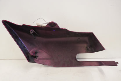 Snett uppifrån på Sidopanel från en Kawasaki VN 1700 Classic Tourer -2009 motorcykel.