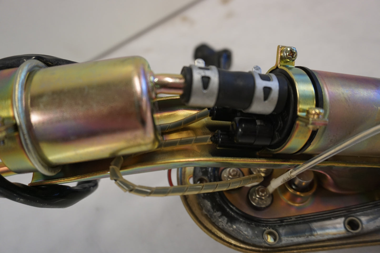 Extrabild1 på Bensinpump insprut från en Kawasaki VN 1500 Classic Tourer -2003 motorcykel.