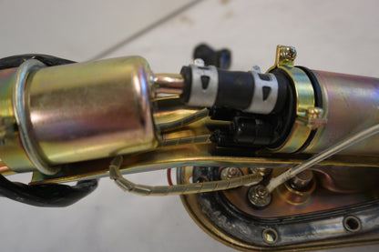 Extrabild1 på Bensinpump insprut från en Kawasaki VN 1500 Classic Tourer -2003 motorcykel.