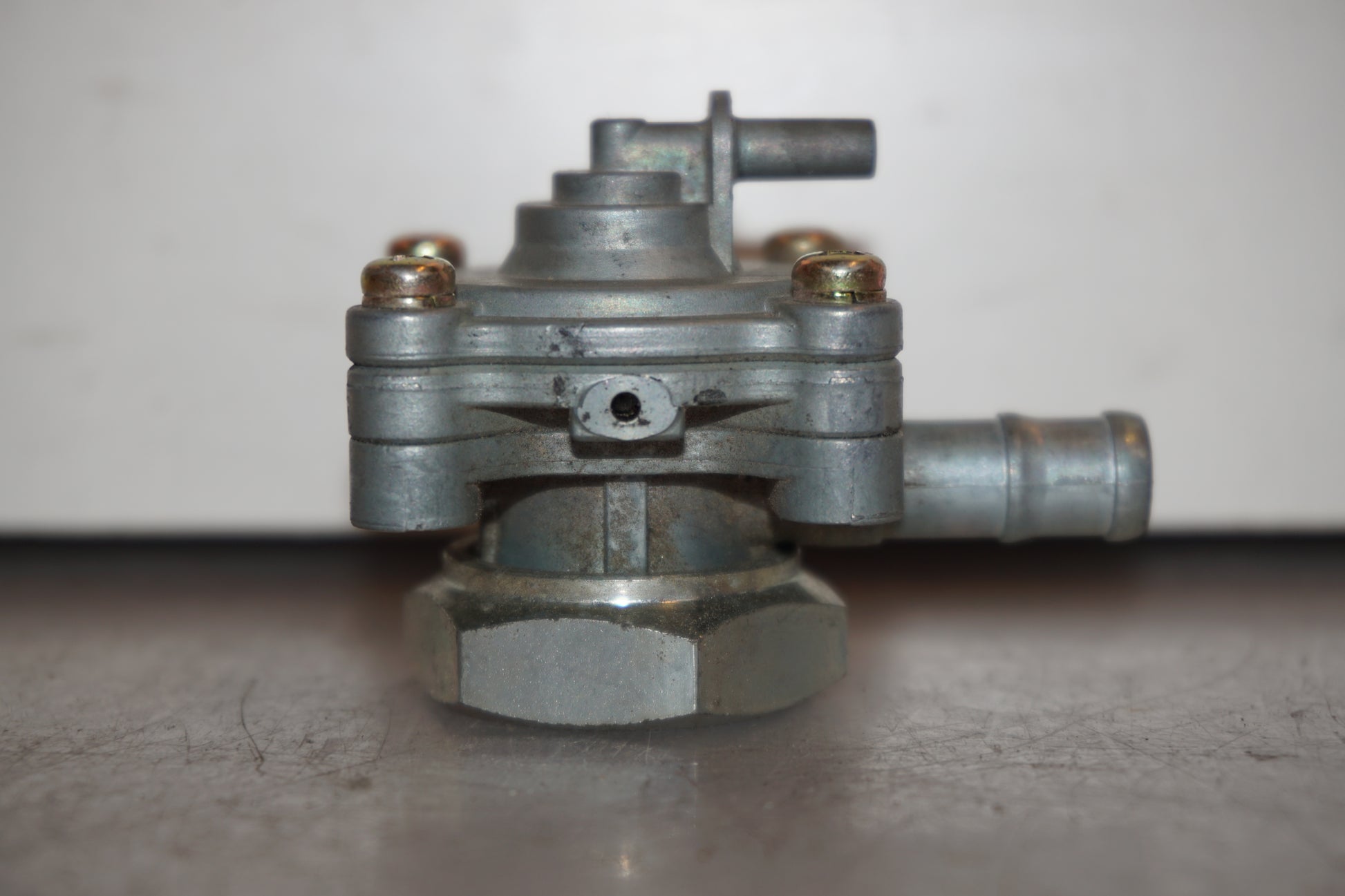 Snett uppifrån på Bensinkran från en Honda XL 650 V -2004 motorcykel.