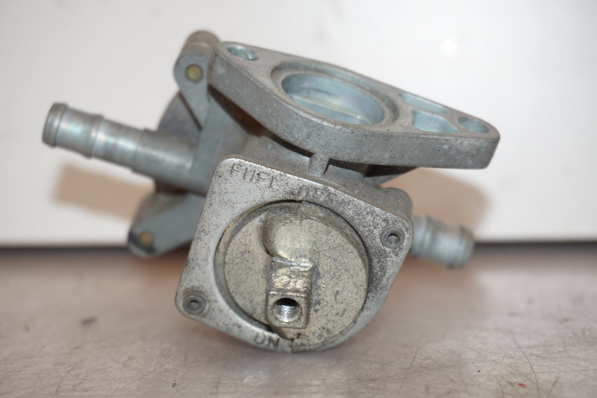 Extrabild1 på Bensinkran från en Honda VTR 1000 F -1997 motorcykel.