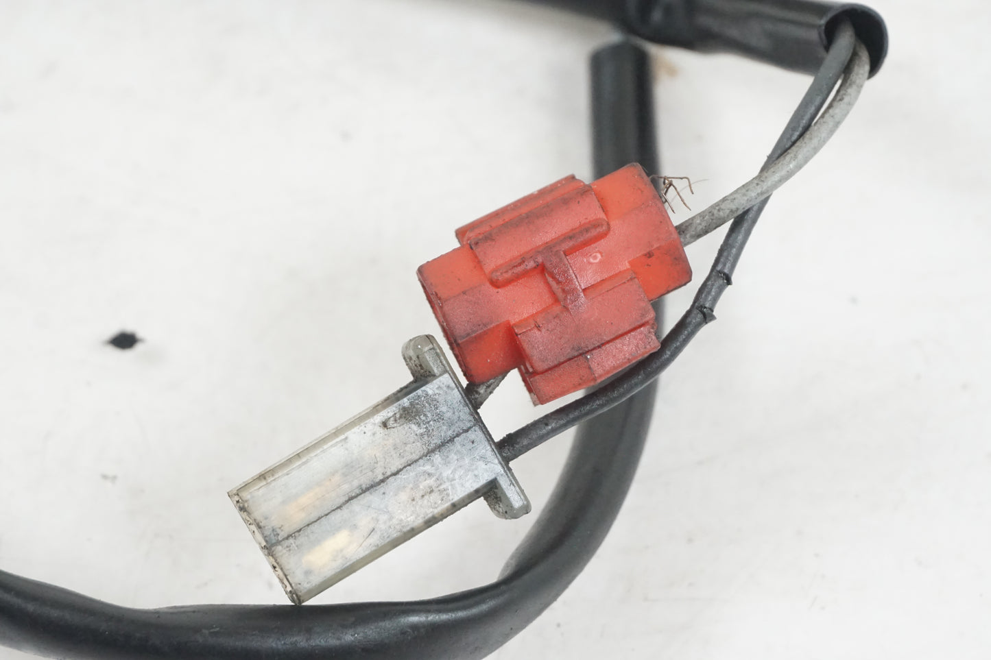 Baksidan på Tändpickup från en Yamaha YZF 1000 R1 -1999 motorcykel.