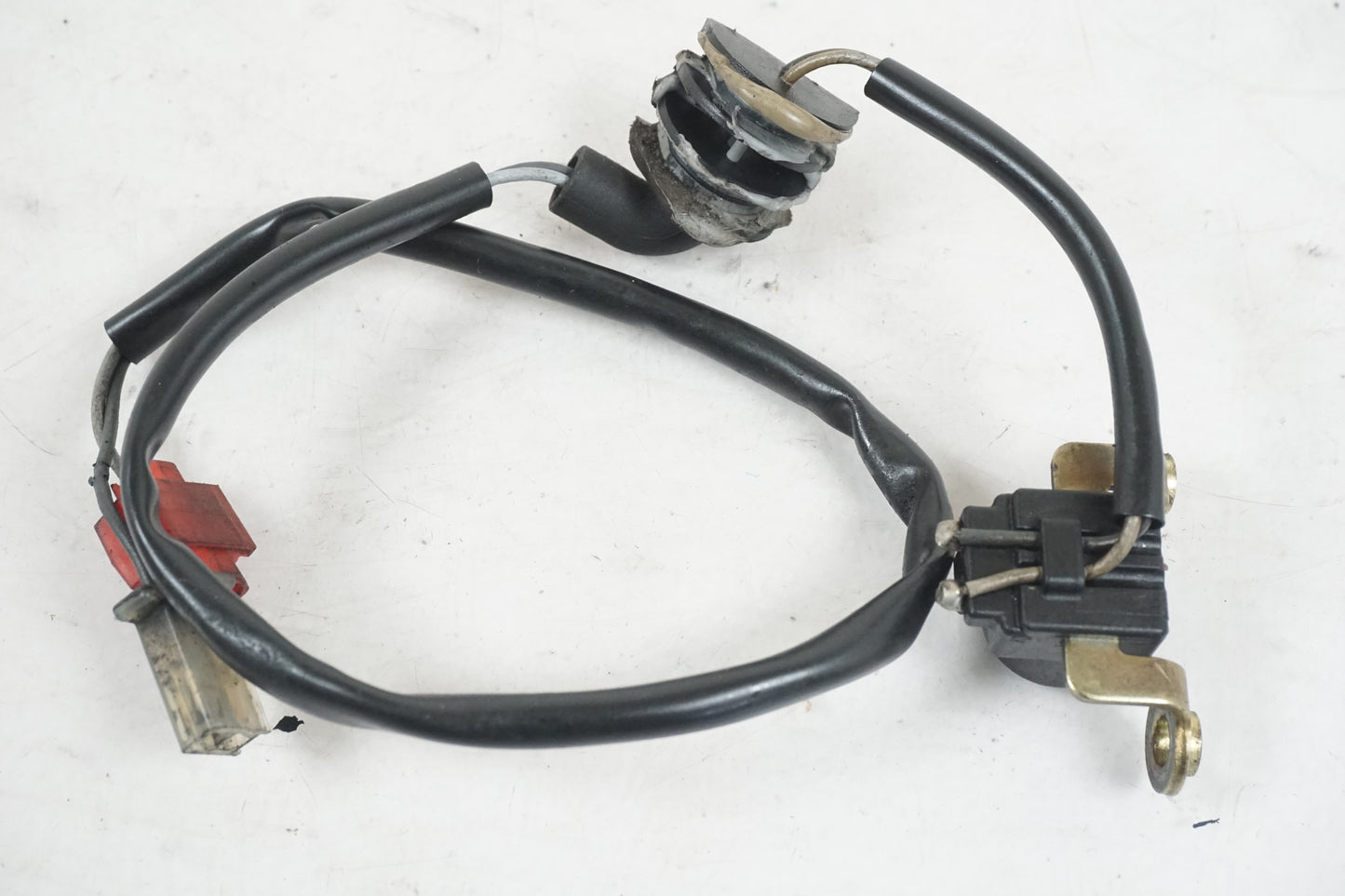 Vänster sida på Tändpickup från en Yamaha YZF 1000 R1 -1999 motorcykel.