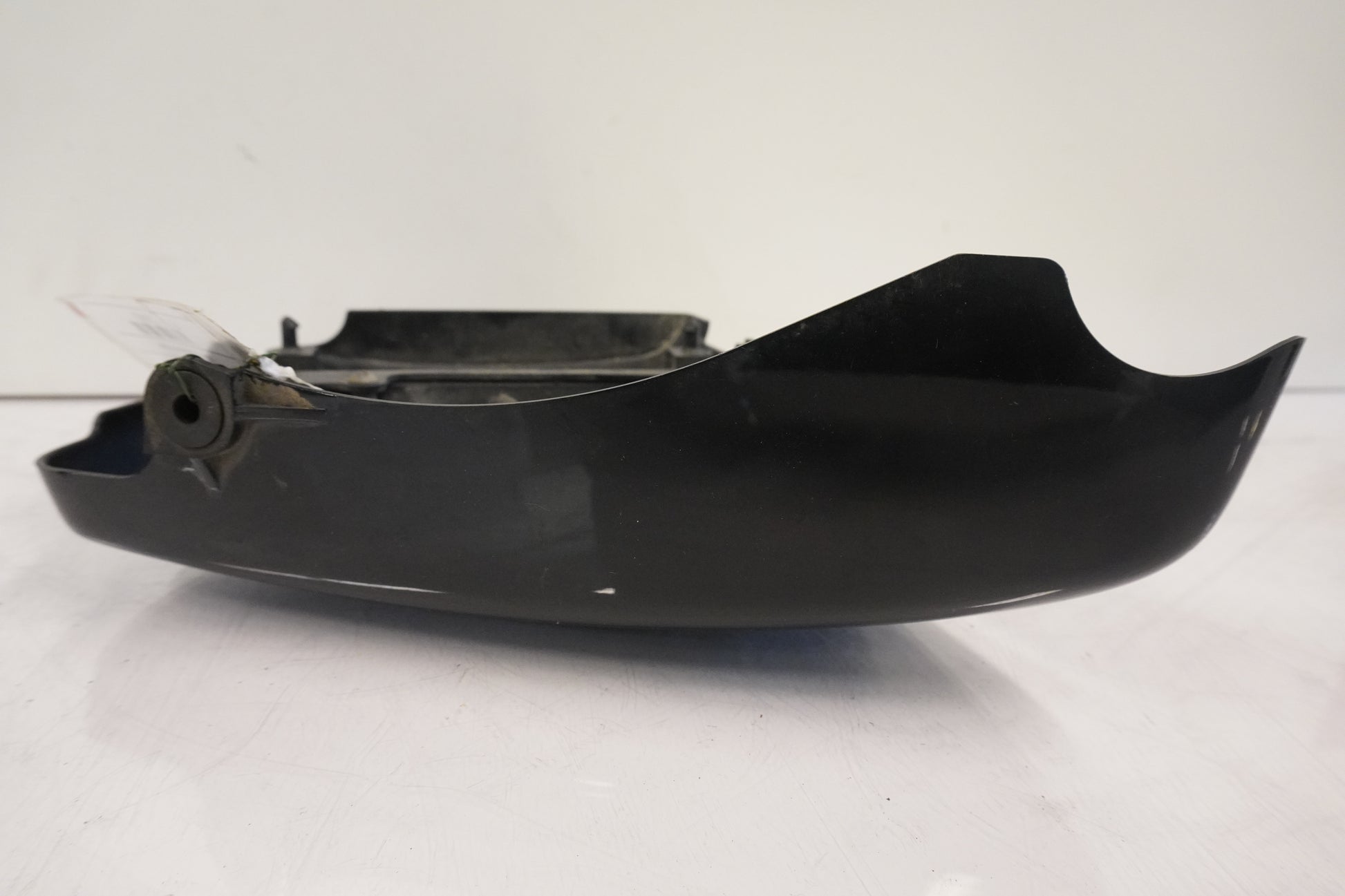 Baksidan på Sidopanel från en Kawasaki VN 900 -2008 motorcykel.