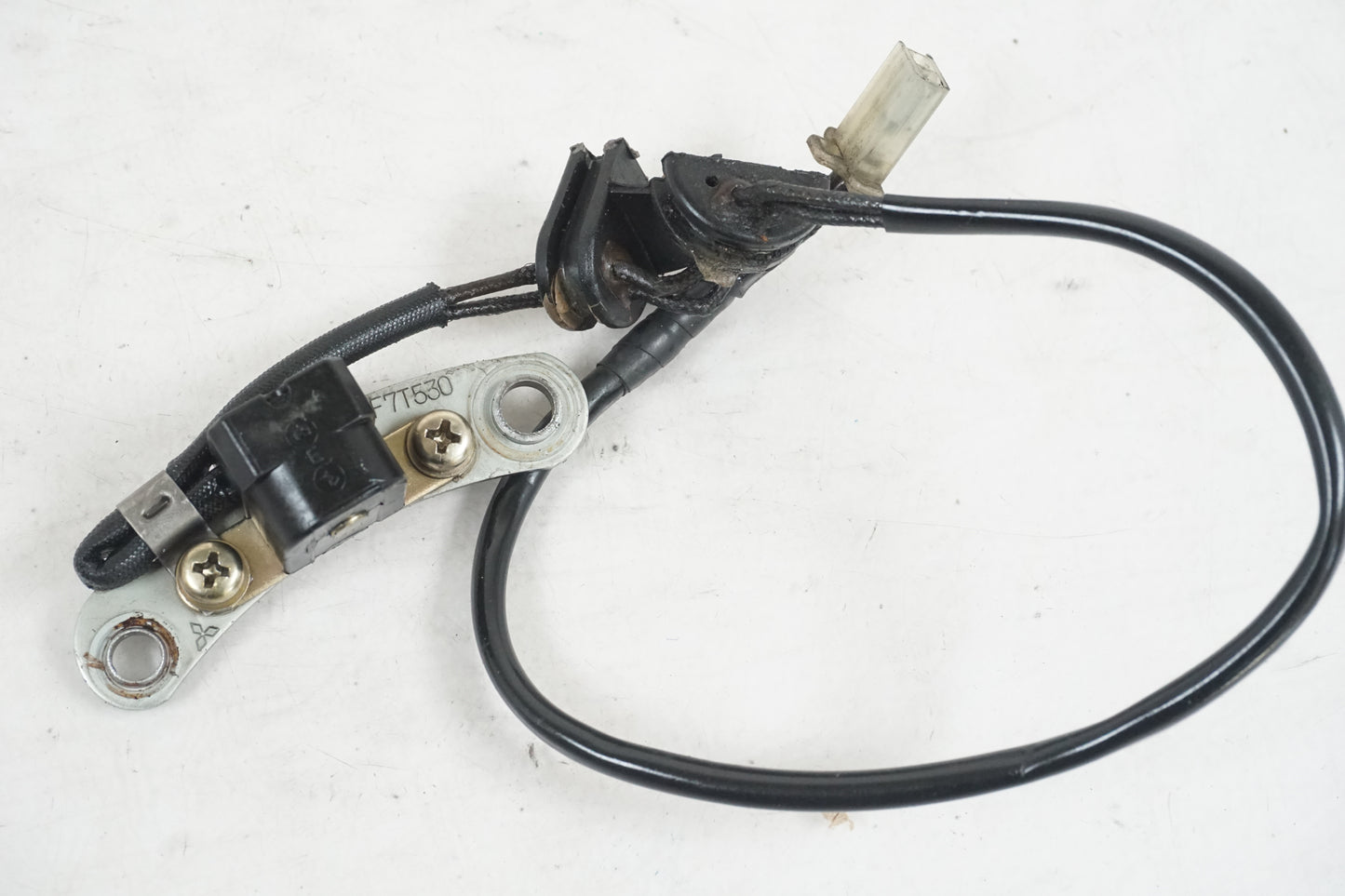 Framsidan på Tändpickup från en Yamaha XV 1100 -1994 motorcykel.