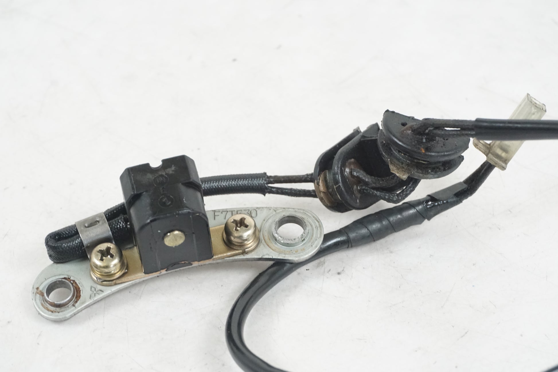 Baksidan på Tändpickup från en Yamaha XV 1100 -1994 motorcykel.