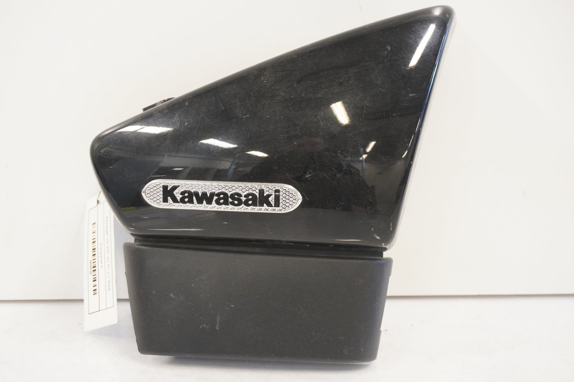 Framsidan på Sidopanel från en Kawasaki VN 900 -2007 motorcykel.