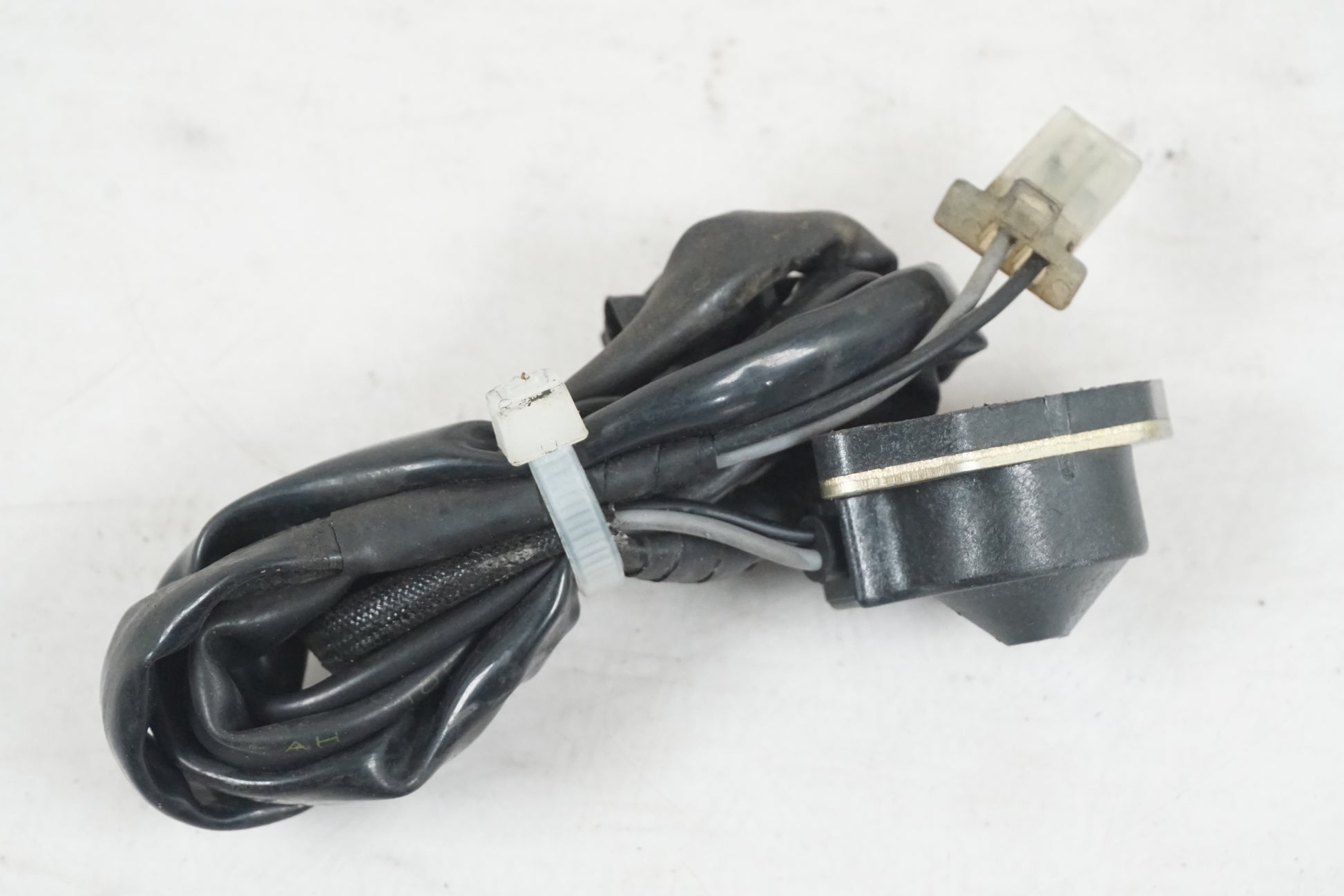 Baksidan på Tändpickup från en Yamaha FJ 1200 -1991 motorcykel.