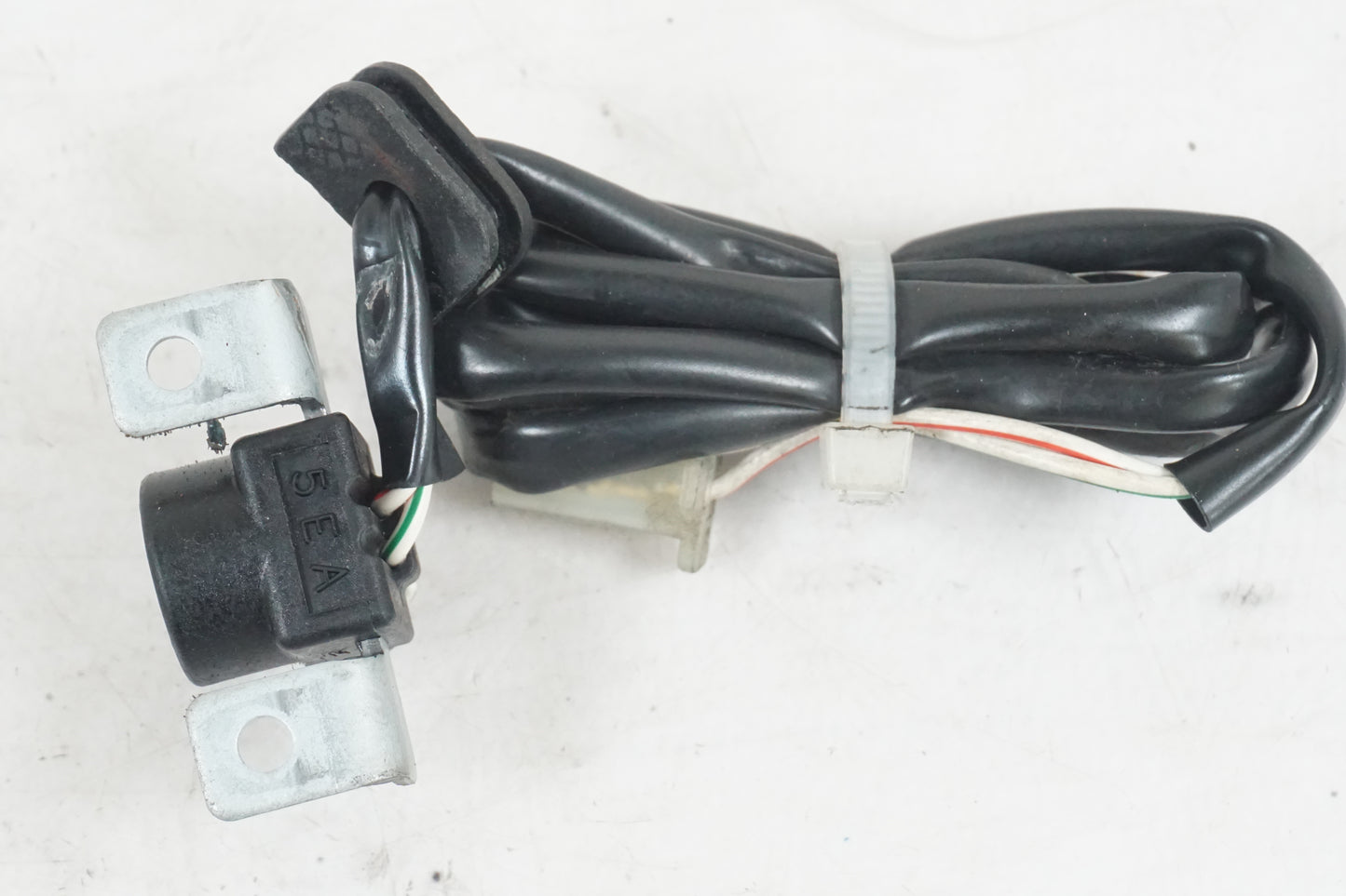 Baksidan på Tändpickup från en Yamaha XJR 1300 -1999 motorcykel.