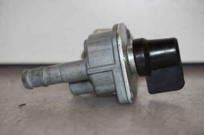 Extrabild2 på Bensinkran från en Honda XL 1000 V -2008 motorcykel.