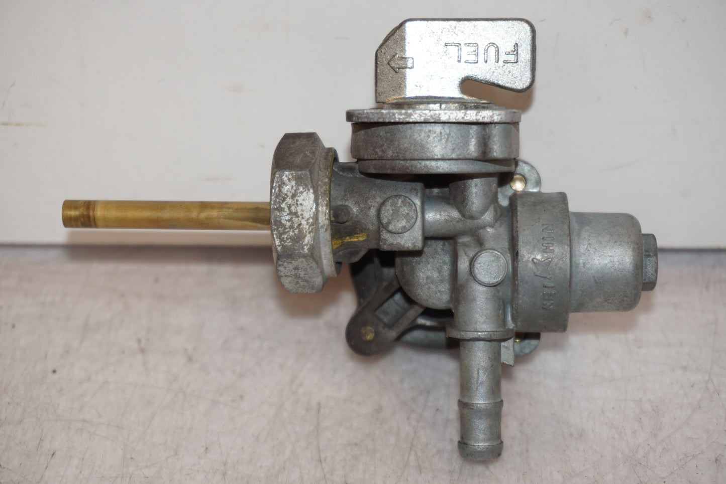 Framsidan på Bensinkran från en Honda CB 750 SF -1999 motorcykel.