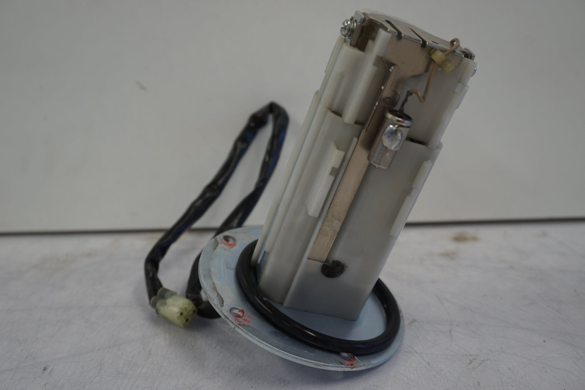 Framsidan på Bensinpump insprut från en Kawasaki ZZ-R 1400 -2010 motorcykel.