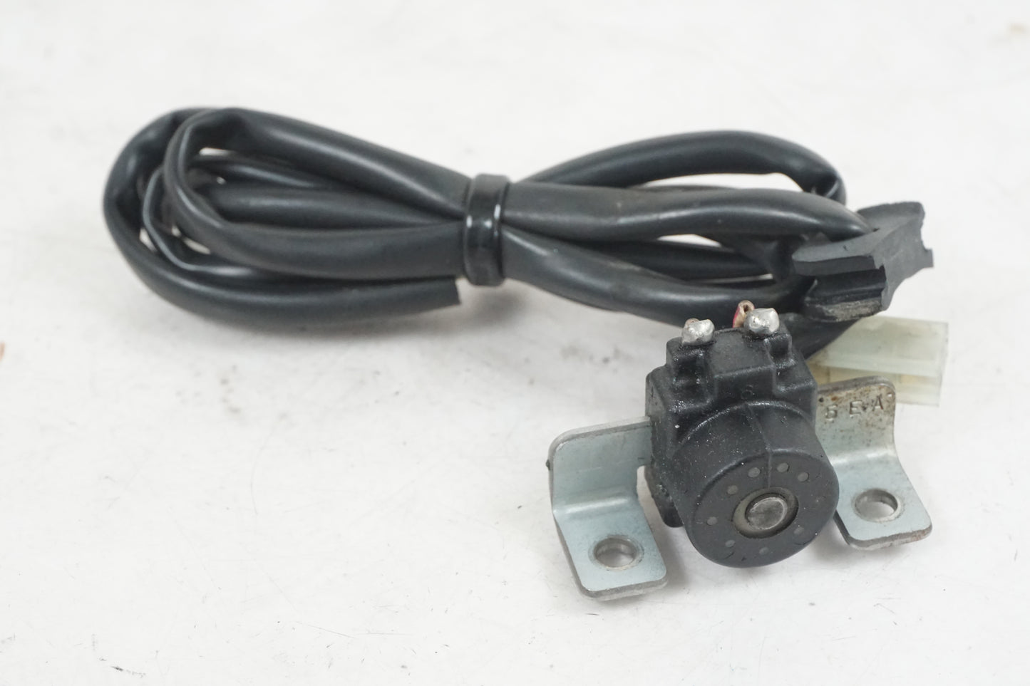 Baksidan på Tändpickup från en Yamaha XJR 1300 -2001 motorcykel.