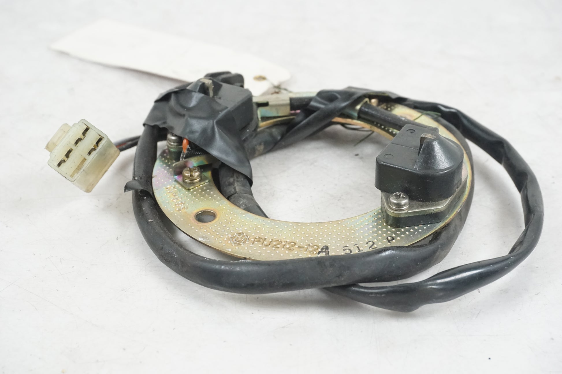 Baksidan på Tändpickup från en Yamaha FJ 1200 -1986 motorcykel.