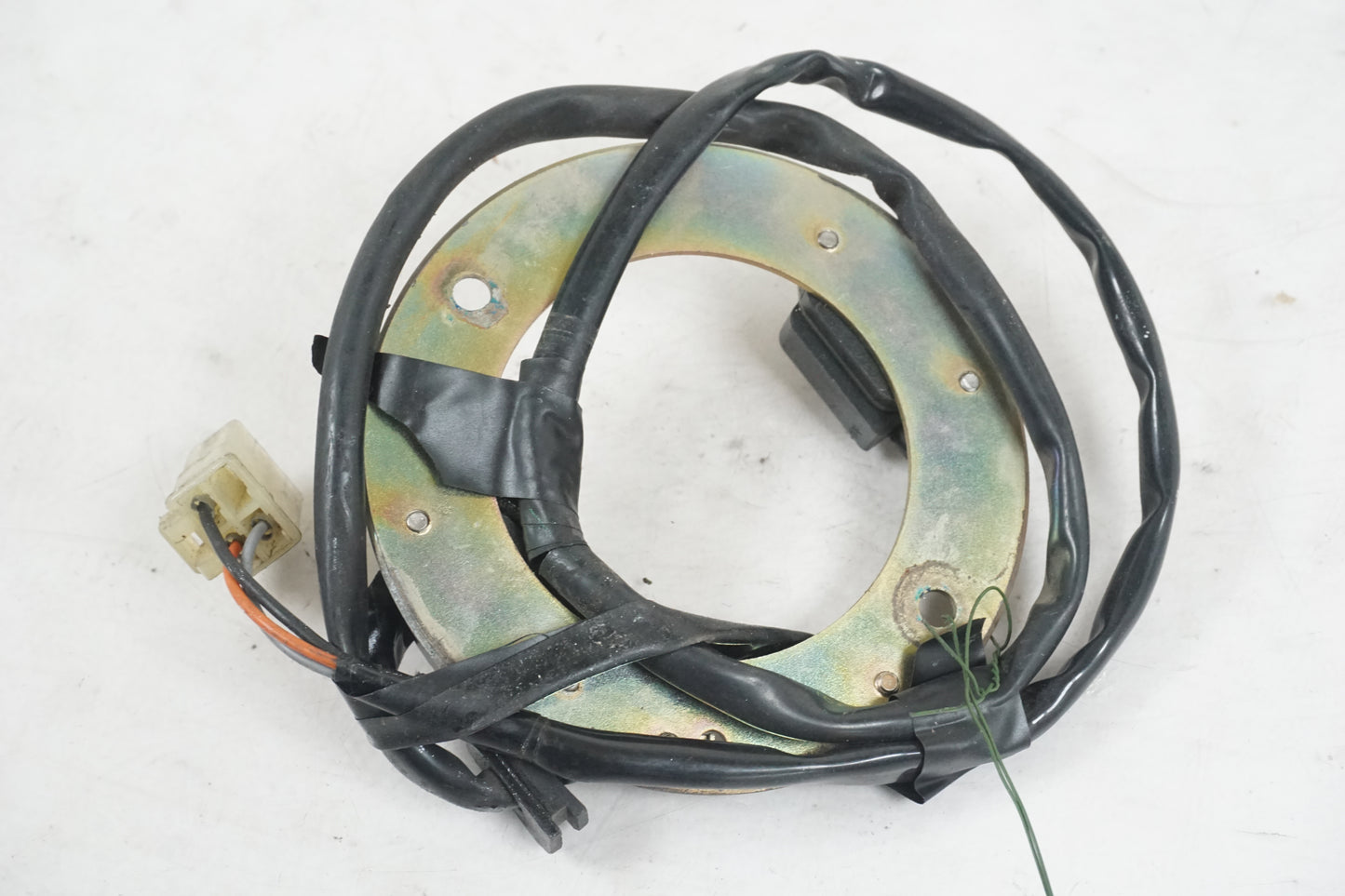 Vänster sida på Tändpickup från en Yamaha FJ 1200 -1986 motorcykel.