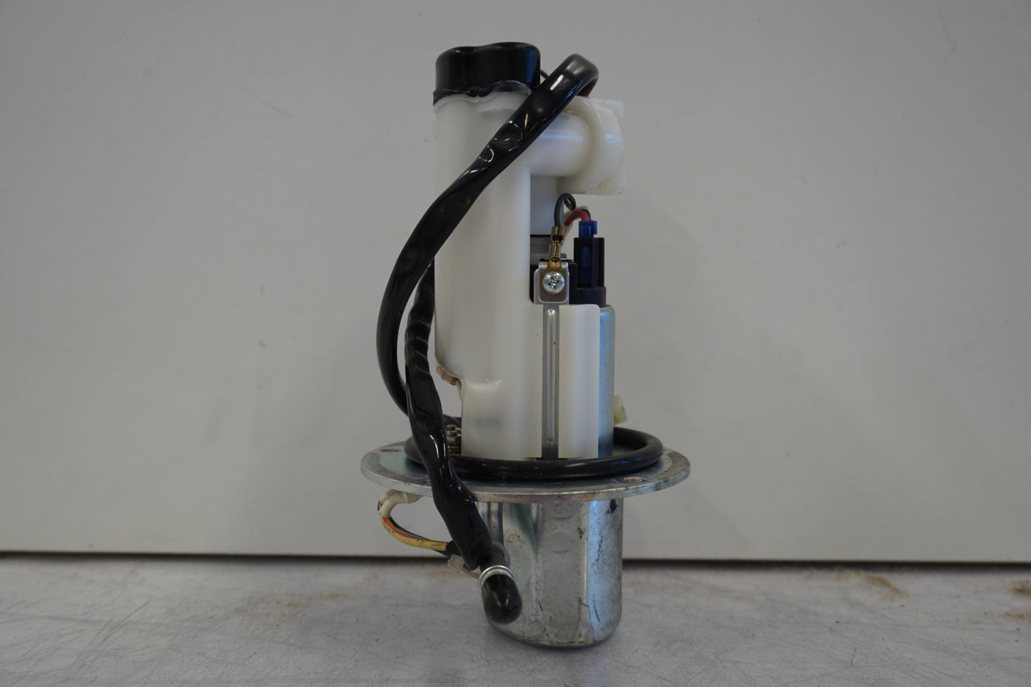 Vänster sida på Bensinpump insprut från en Kawasaki VN 1600 -2006 motorcykel.