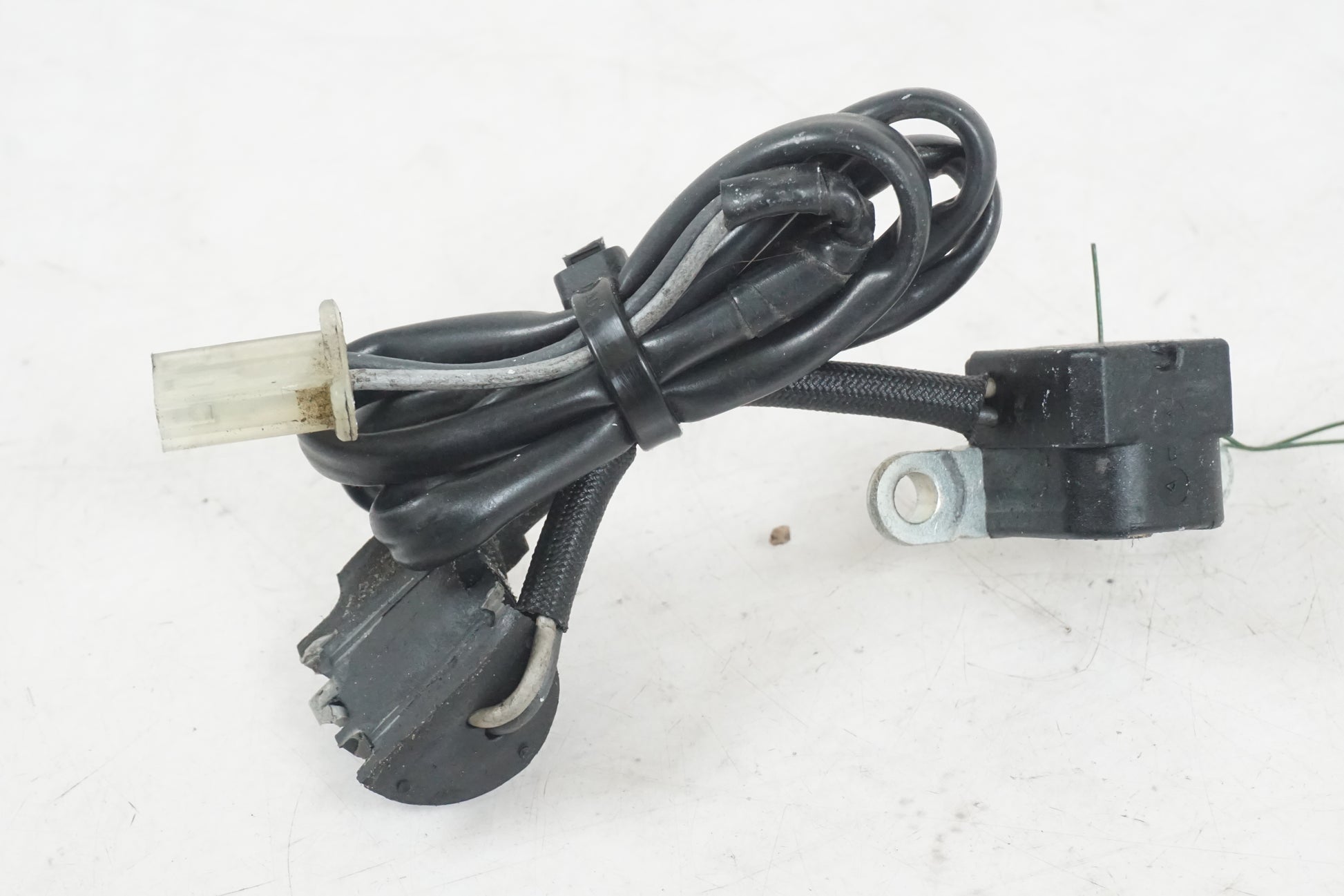 Baksidan på Tändpickup från en Yamaha FJR 1300 -2001 motorcykel.