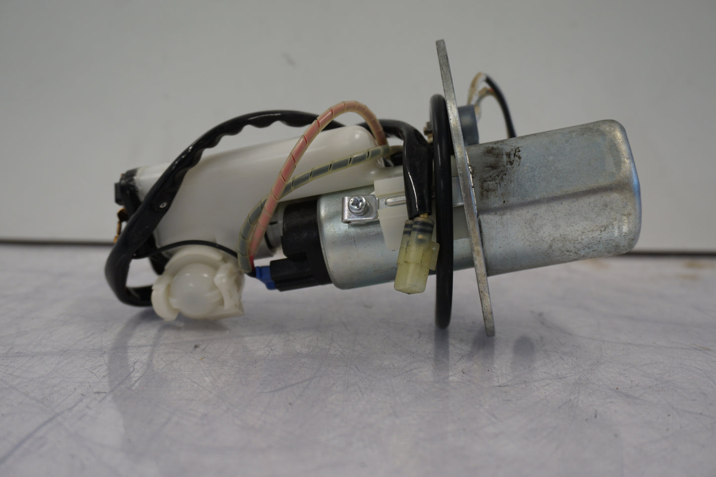 Extrabild2 på Bensinpump insprut från en Kawasaki VN 1600 -2006 motorcykel.