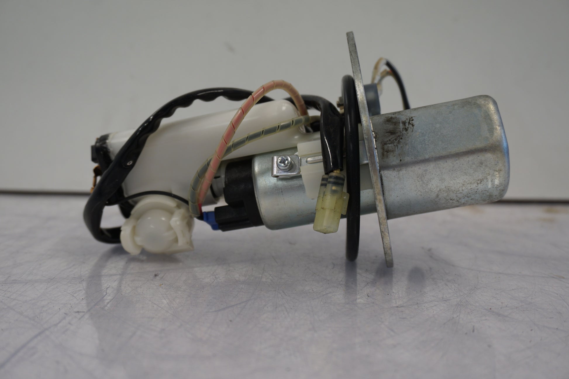 Extrabild2 på Bensinpump insprut från en Kawasaki VN 1600 -2006 motorcykel.