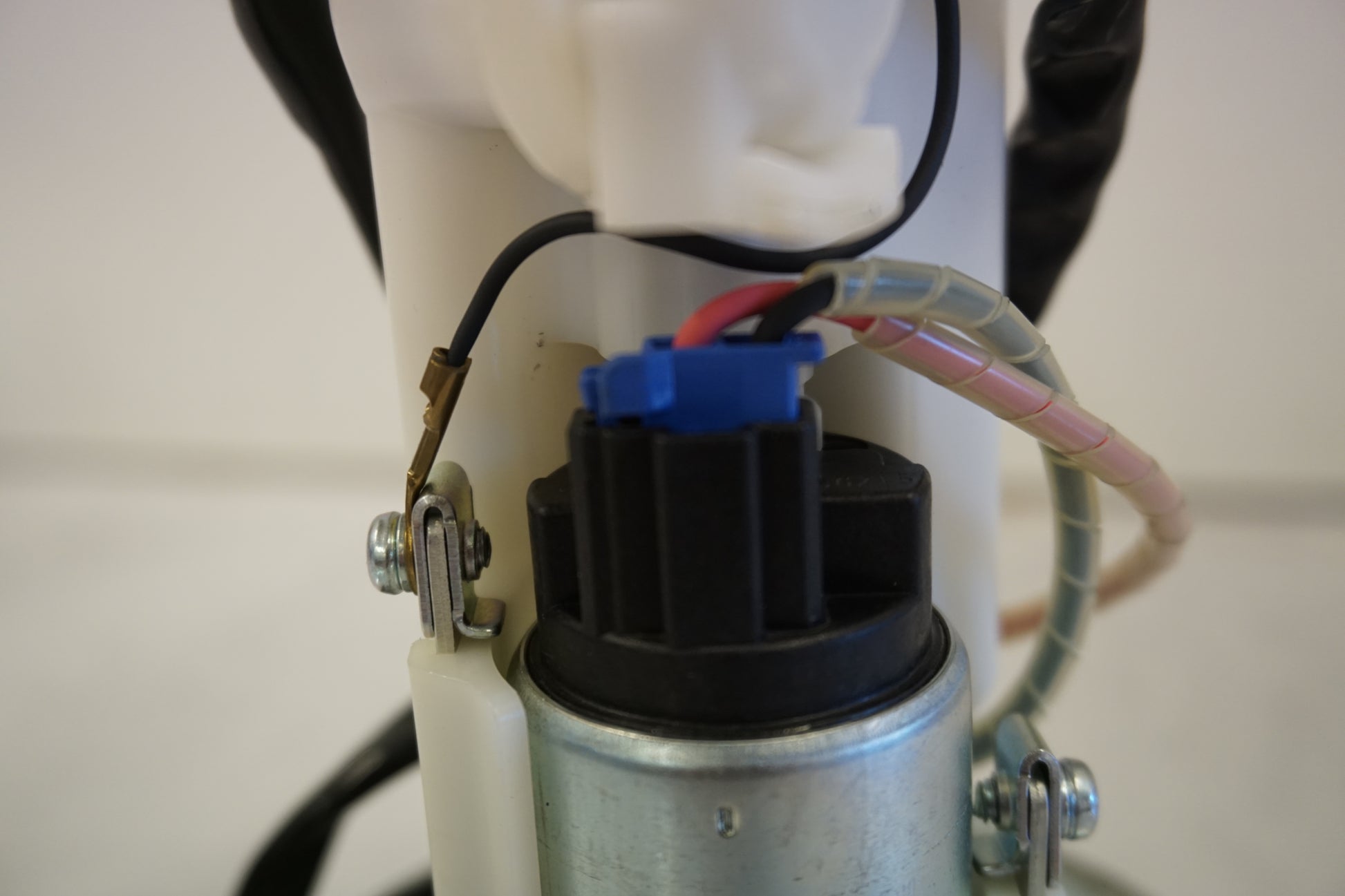 Extrabild5 på Bensinpump insprut från en Kawasaki VN 1600 -2006 motorcykel.