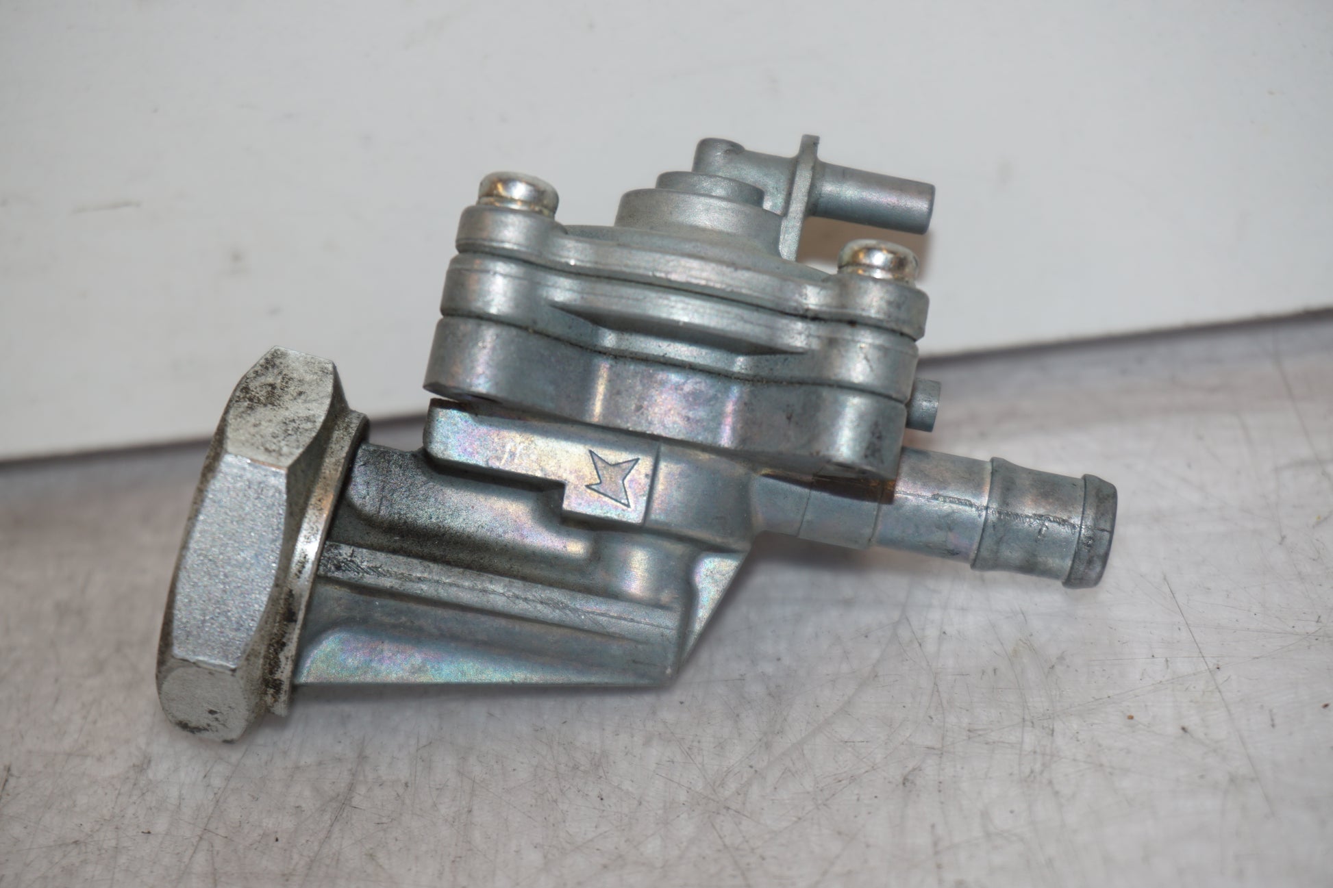 Snett uppifrån på Bensinkran från en Honda CB 600 Hornet -2005 motorcykel.