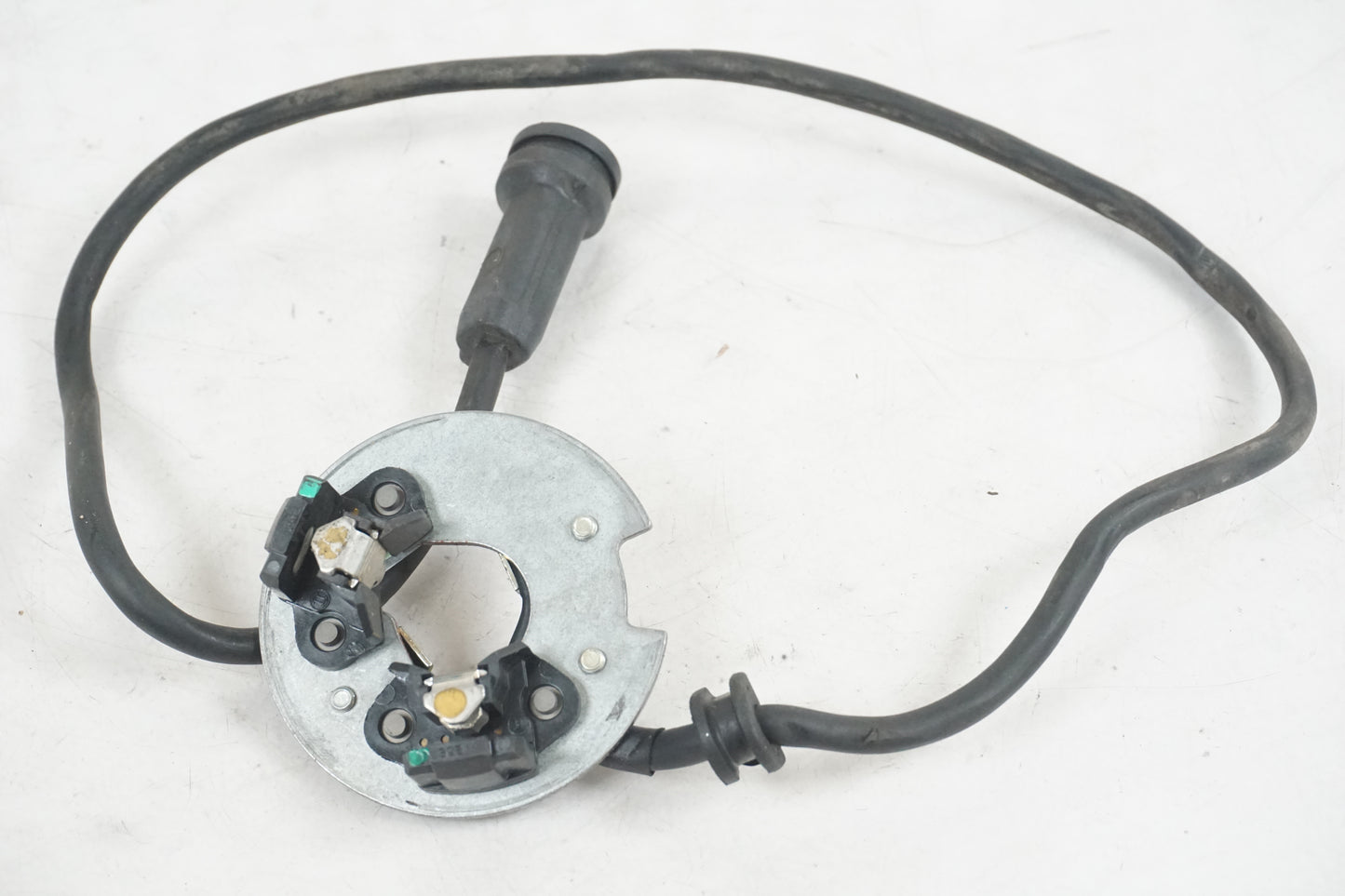 Höger sida på Tändpickup från en BMW K 75 -1992 motorcykel.