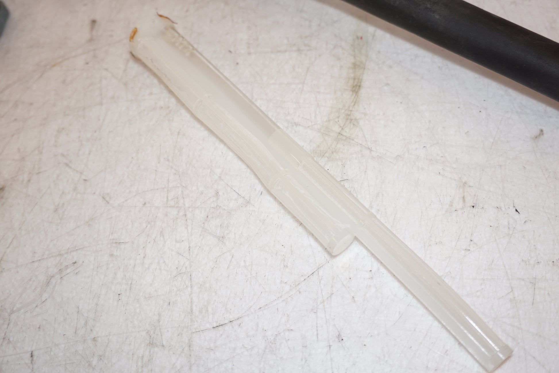 Baksidan på Bensinkran från en Honda VFR 750 -1996 motorcykel.