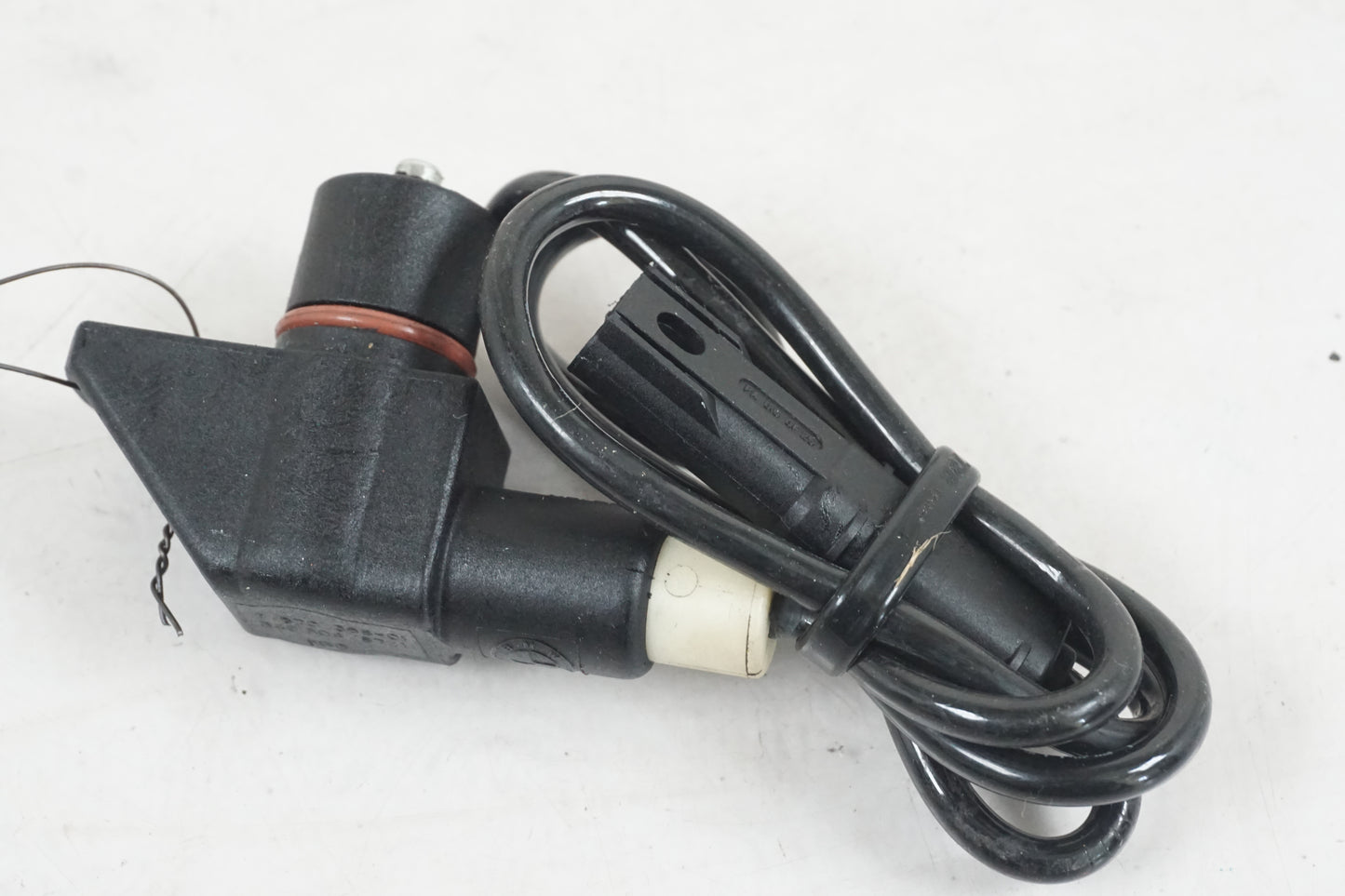 Baksidan på Tändpickup från en BMW S 1000 RR -2013 motorcykel.