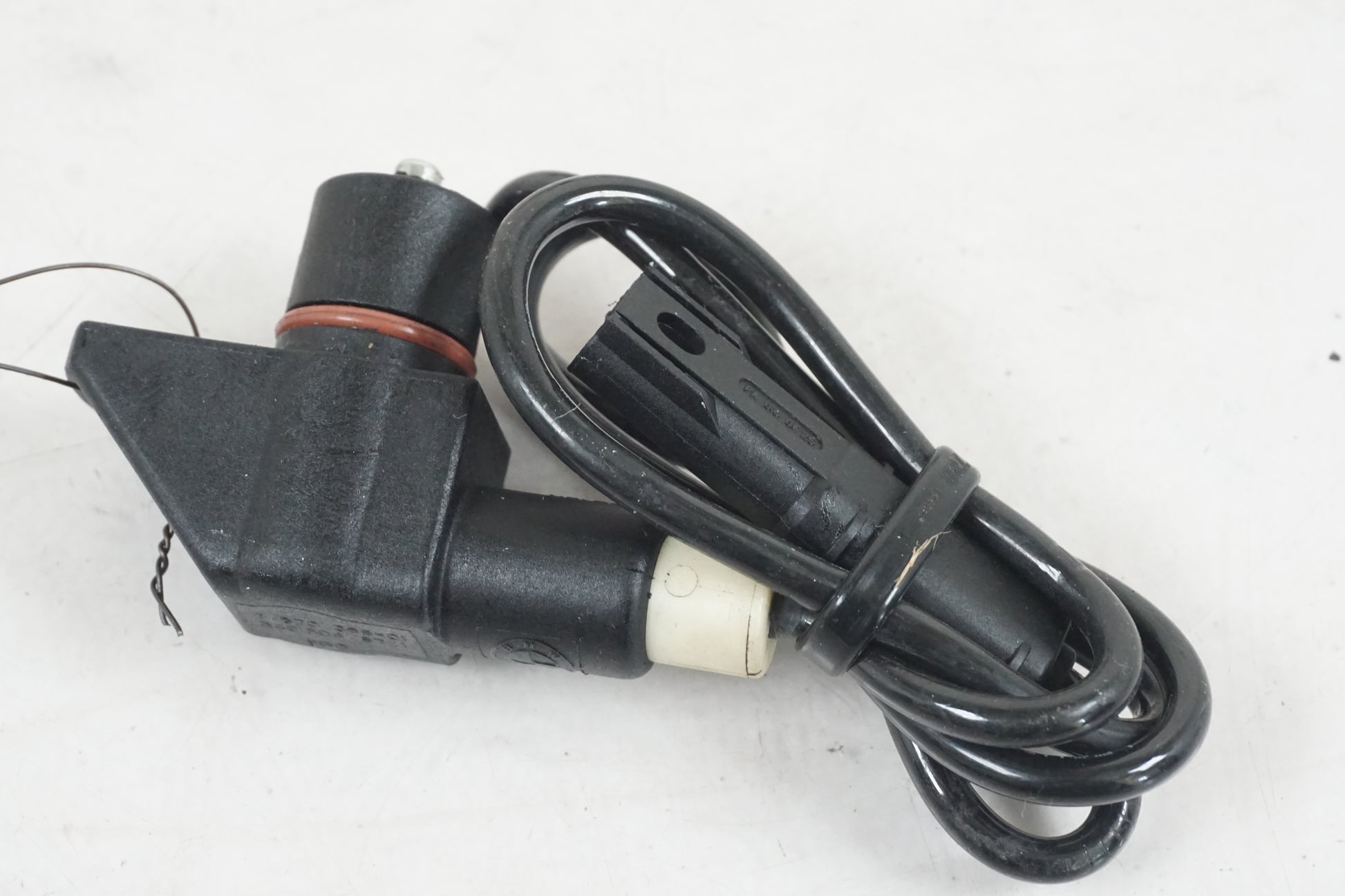 Baksidan på Tändpickup från en BMW S 1000 RR -2013 motorcykel.