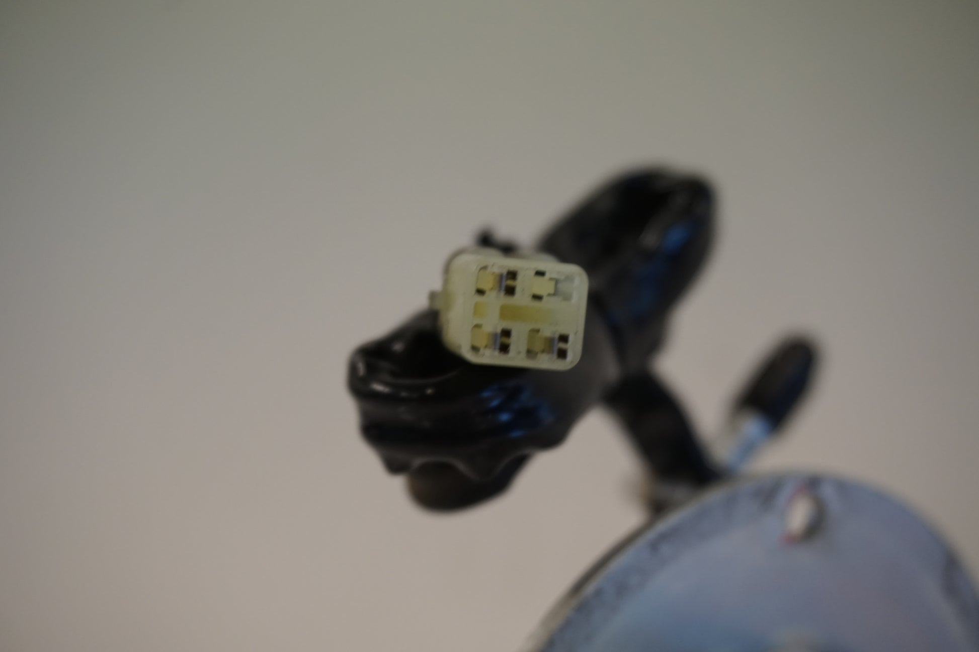 Extrabild4 på Bensinpump insprut från en Kawasaki GTR 1400 -2008 motorcykel.