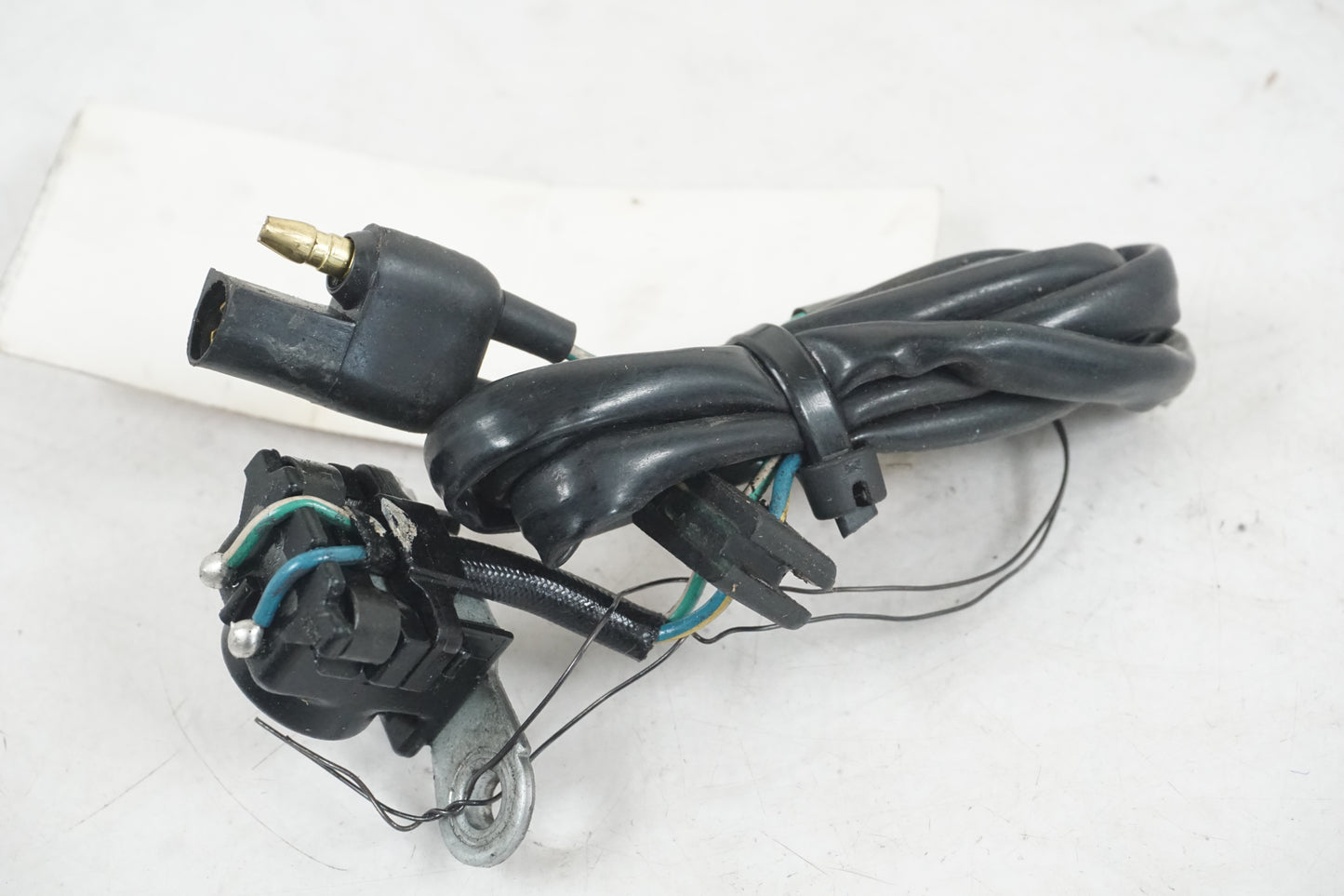 Baksidan på Tändpickup från en BMW F 650 -1995 motorcykel.