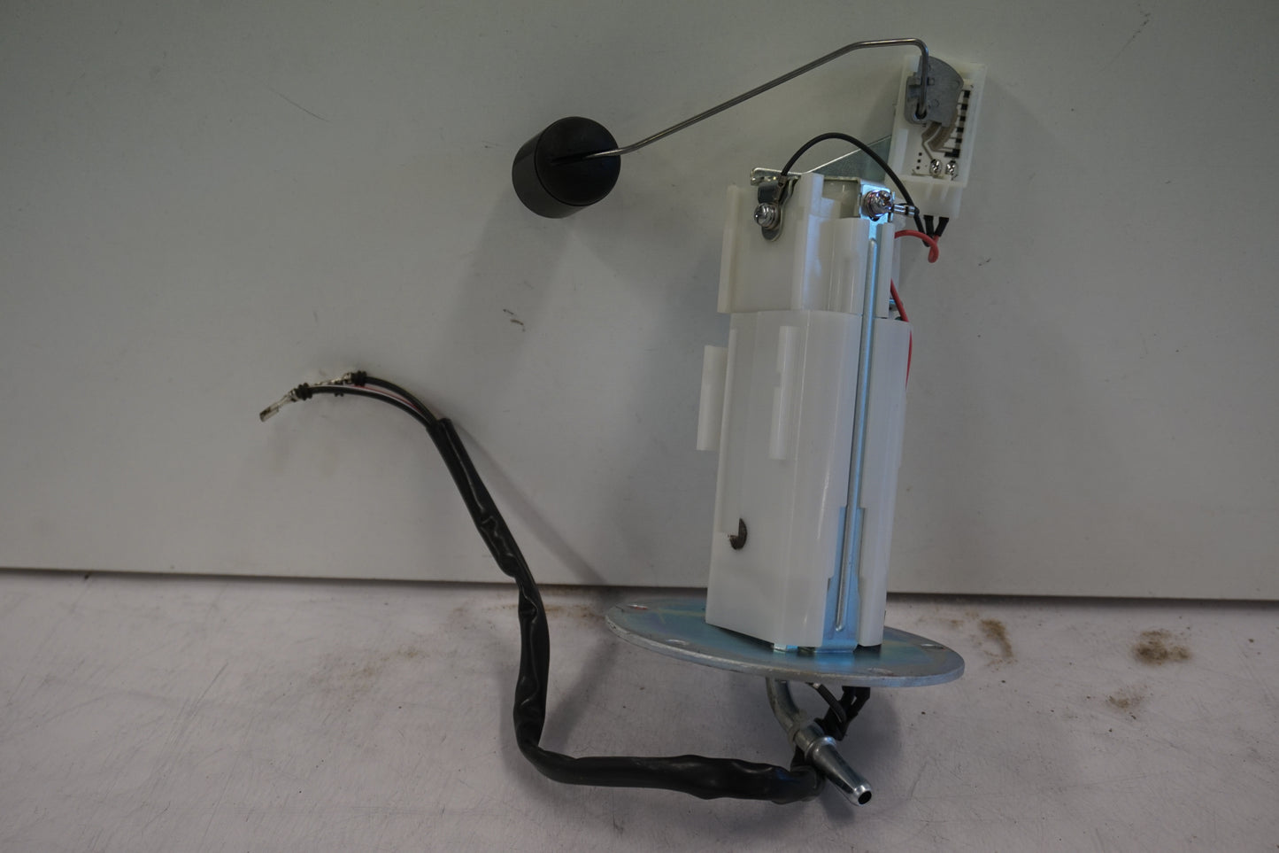 Framsidan på Bensinpump insprut från en Kawasaki Z 1000 -2011 motorcykel.