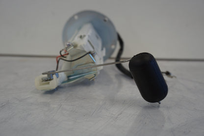 Vänster sida på Bensinpump insprut från en Kawasaki Z 1000 -2011 motorcykel.