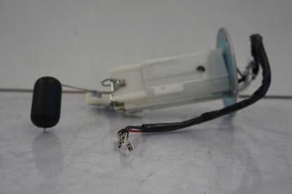 Snett uppifrån på Bensinpump insprut från en Kawasaki Z 1000 -2011 motorcykel.